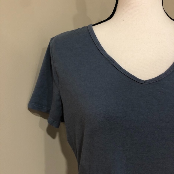 *TIME AND TRU* Blue Short Sleeve Shirt Size Medium - Picture 3 of 6